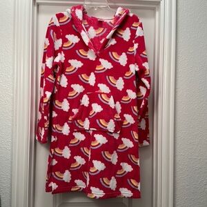 Medium‎ pink pullover “robe” with a kangaroo pocket.